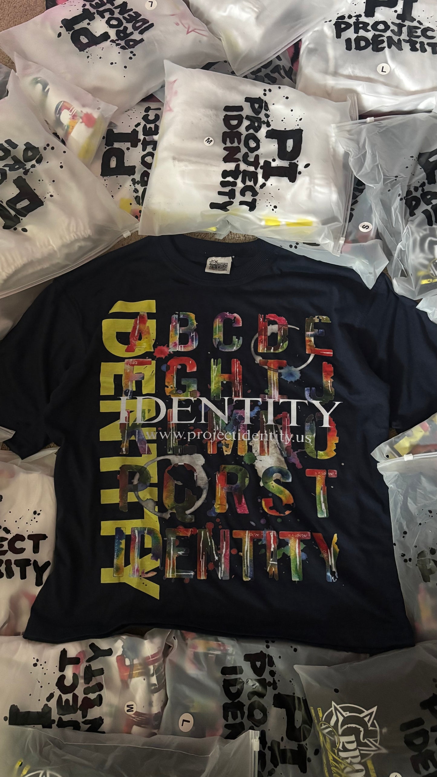 IDENTITY COLORFUL ALPHABET TEE (NAVY BLUE)