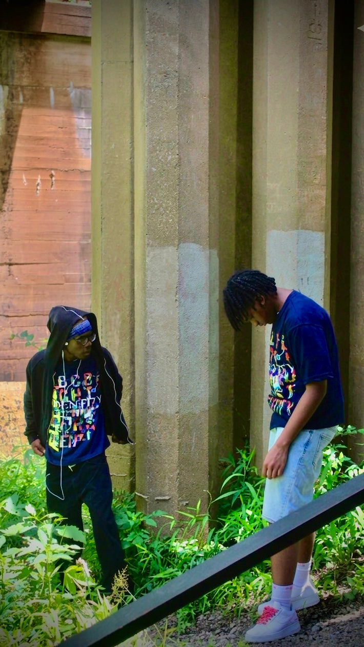 IDENTITY COLORFUL ALPHABET TEE (NAVY BLUE)