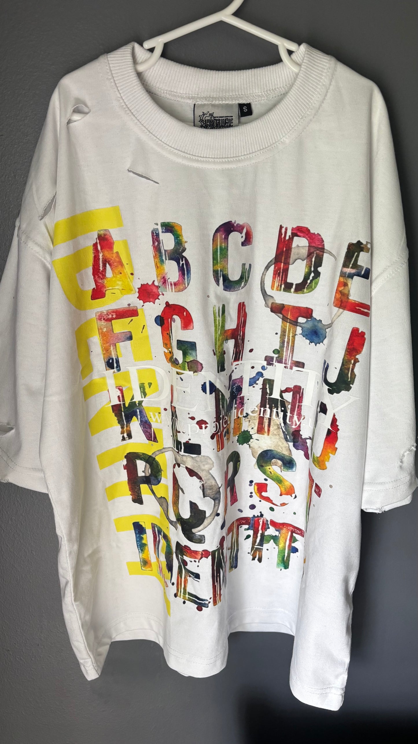 IDENTITY COLORFUL ALPHABET TEE (WHITE)