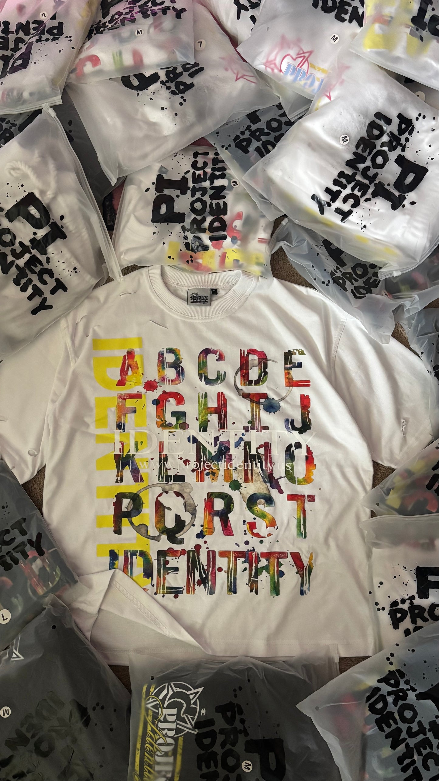 IDENTITY COLORFUL ALPHABET TEE (WHITE)